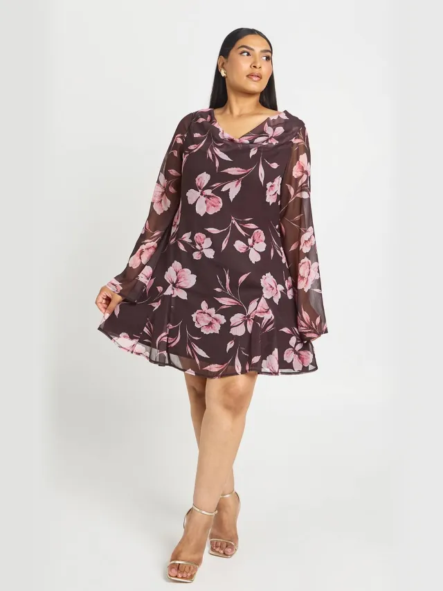 boohoo Dames Plus Size Chiffon Mini Skater Jurk Met Lange Mouwen En Bloemenprint Chocoladebruin