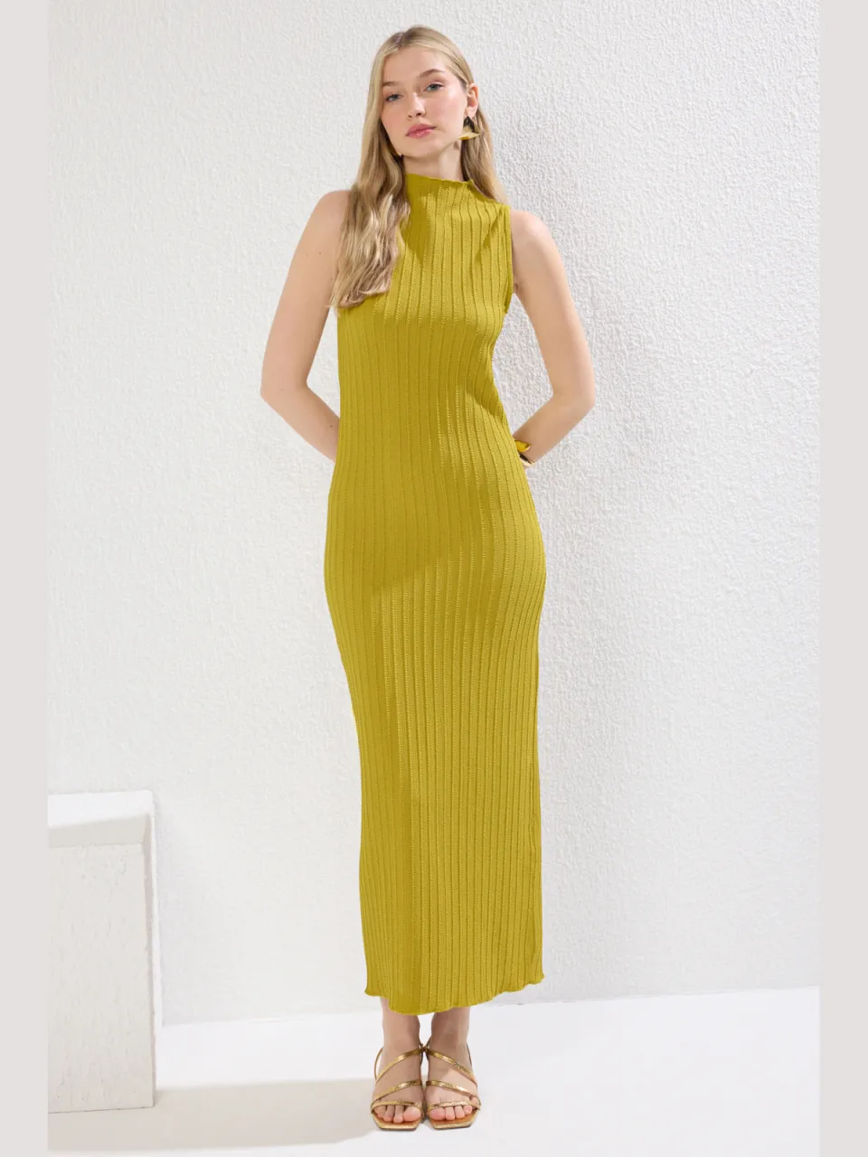 Trendyol TRENDYOLMİLLA Dames Groen Effen Maxi Mouwloos Casual Bodycon Jurken, foto 2