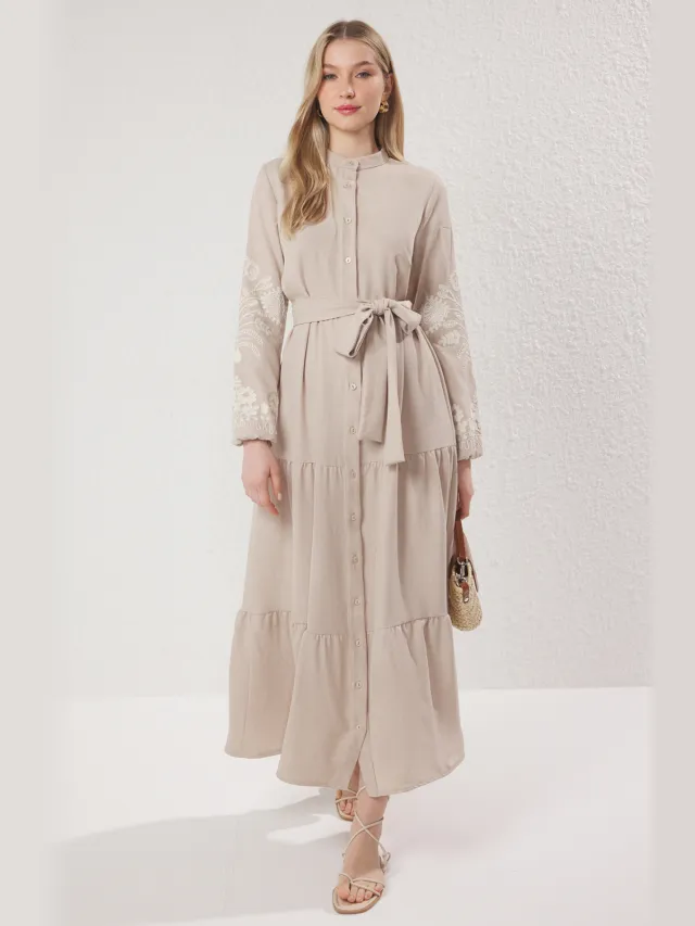 Trendyol Modest Dames Beige Geborduurd Maxi Lang Casual Skater Modest Jurken Gebroken wit