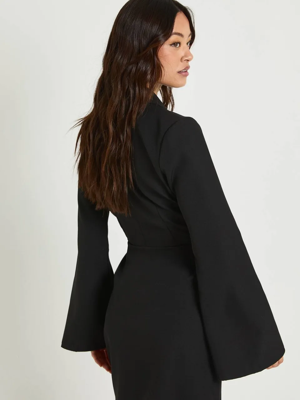 boohoo Dames Tall Blazerjurk met Gespsdetail en Strikceintuur zwart, foto 2