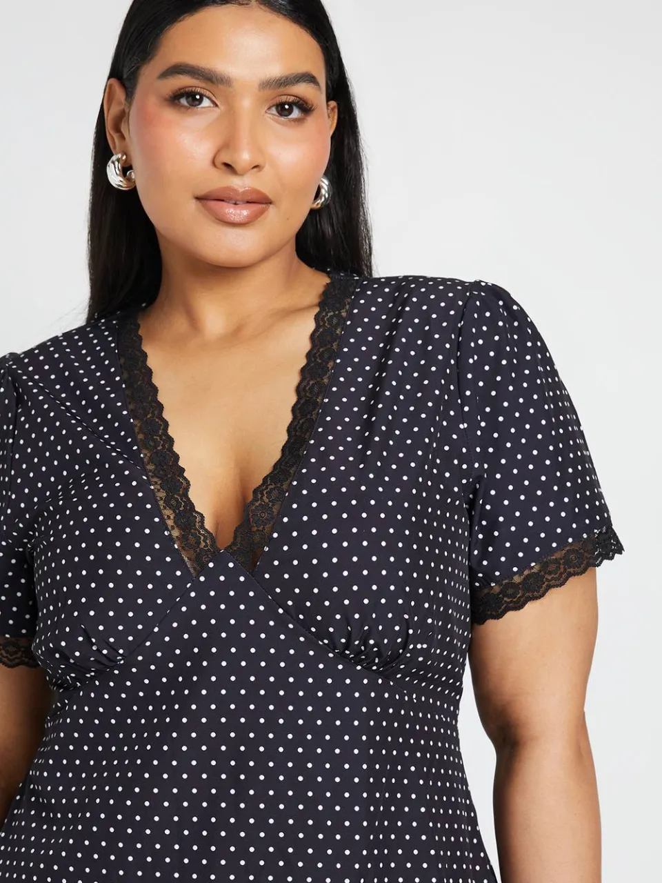 boohoo Dames Plus Polkadot Jurk Met Kanten Rand Midaxi Lengte zwart, foto 4