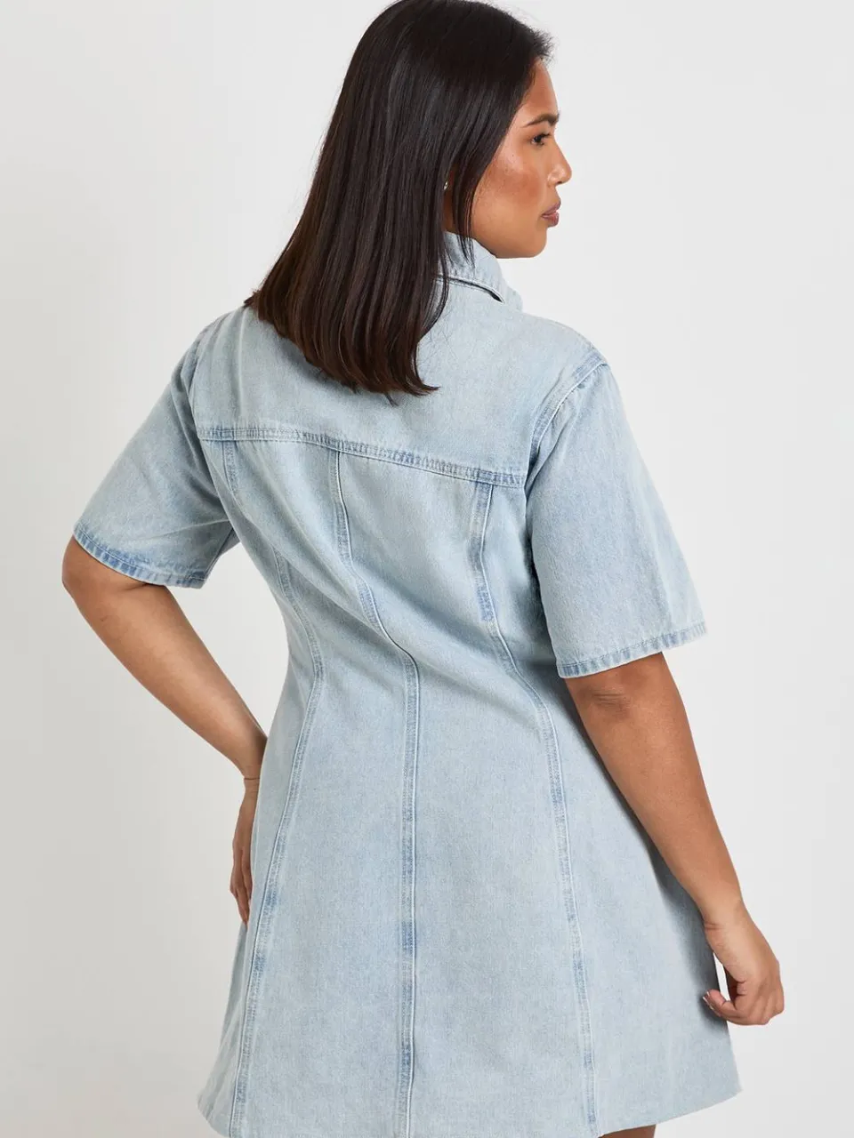 boohoo Dames Plus Korte Mouw Denim Jurk Met Getailleerde Taille, foto 2