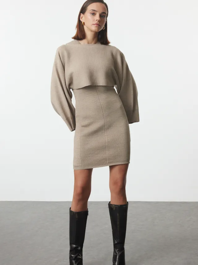 Trendyol TRENDYOLMİLLA Dames Beige Effen Kort / Mini Lang Casual Bodycon Jurken