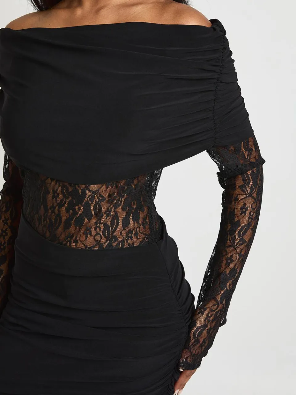 boohoo Dames Slinky Bardot Strakke Jurk met Kant Inzetstukken zwart, foto 4