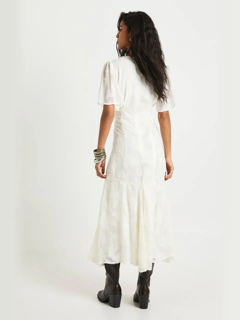 boohoo Dames Burnout Floral Angel Sleeve Midaxi Jurk wit, foto 2