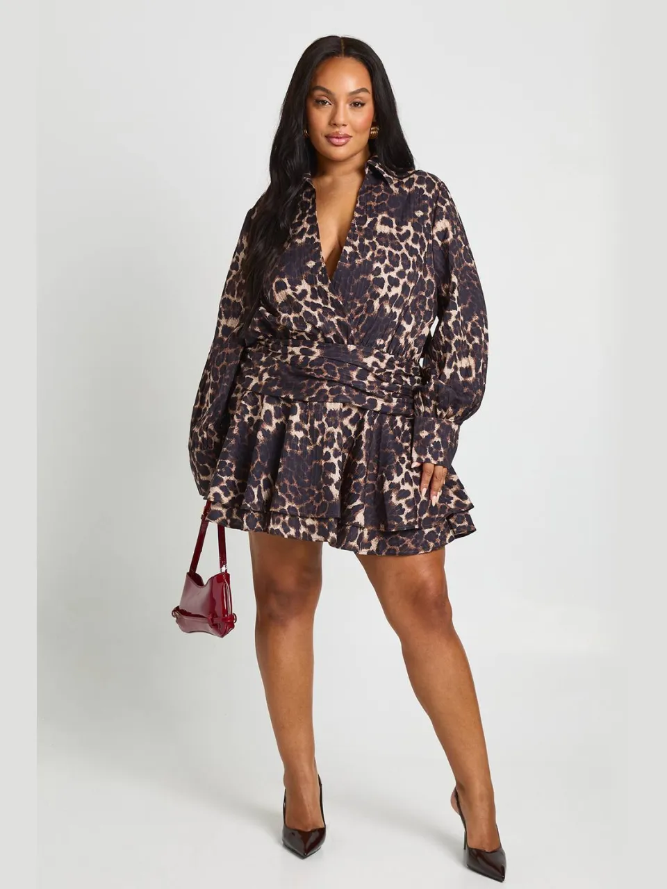 boohoo Dames Plus Luipaard Ruche Mini-rok Shirtjurk bruin, foto 3