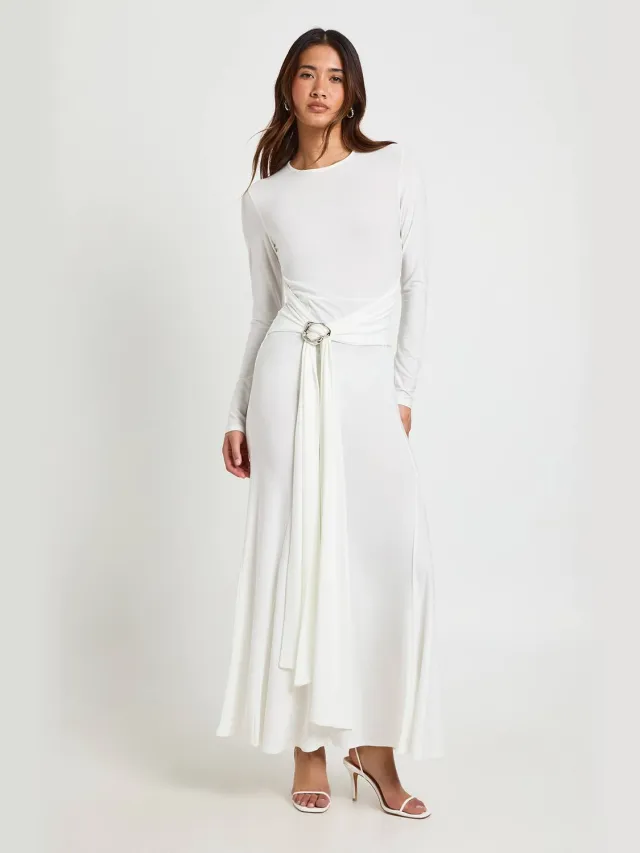 boohoo Dames Slinky Maxi Jurk Met Lange Mouwen En O-ring Strikceintuur Ivoor