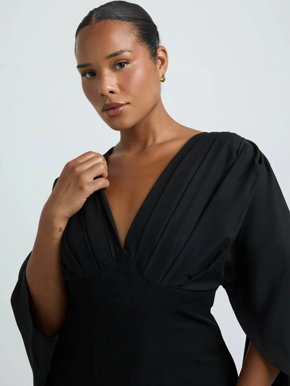 boohoo Dames Plus Chiffon Mix Cape Mouw Corset Mini Jurk zwart, foto 4