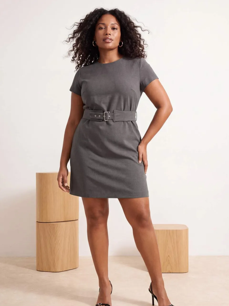 Trendyol Curve Dames Grijs Gestreept Kort / Mini Kort Bodycon Grote maten Jurk, foto 2