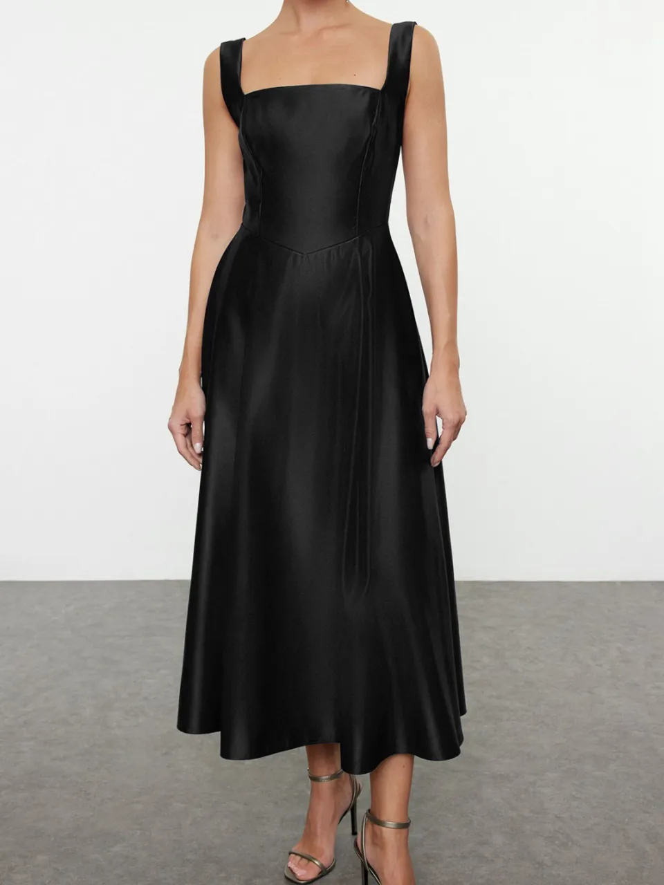 Trendyol TRENDYOLMİLLA Dames Zwart Effen Midi Mouwloos Stijlvol/Avond Skater Jurken, foto 2