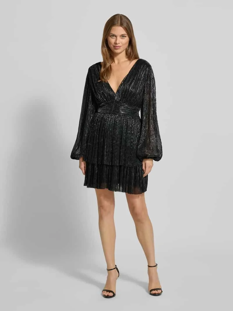 Jake*s Cocktail Glanzende cocktailjurk met V-hals en tailleband Zwart