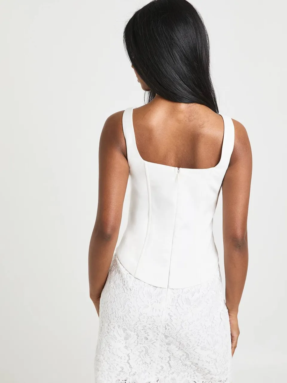 boohoo Dames Bandjes Korset Kant Rok Mini Jurk wit, foto 3