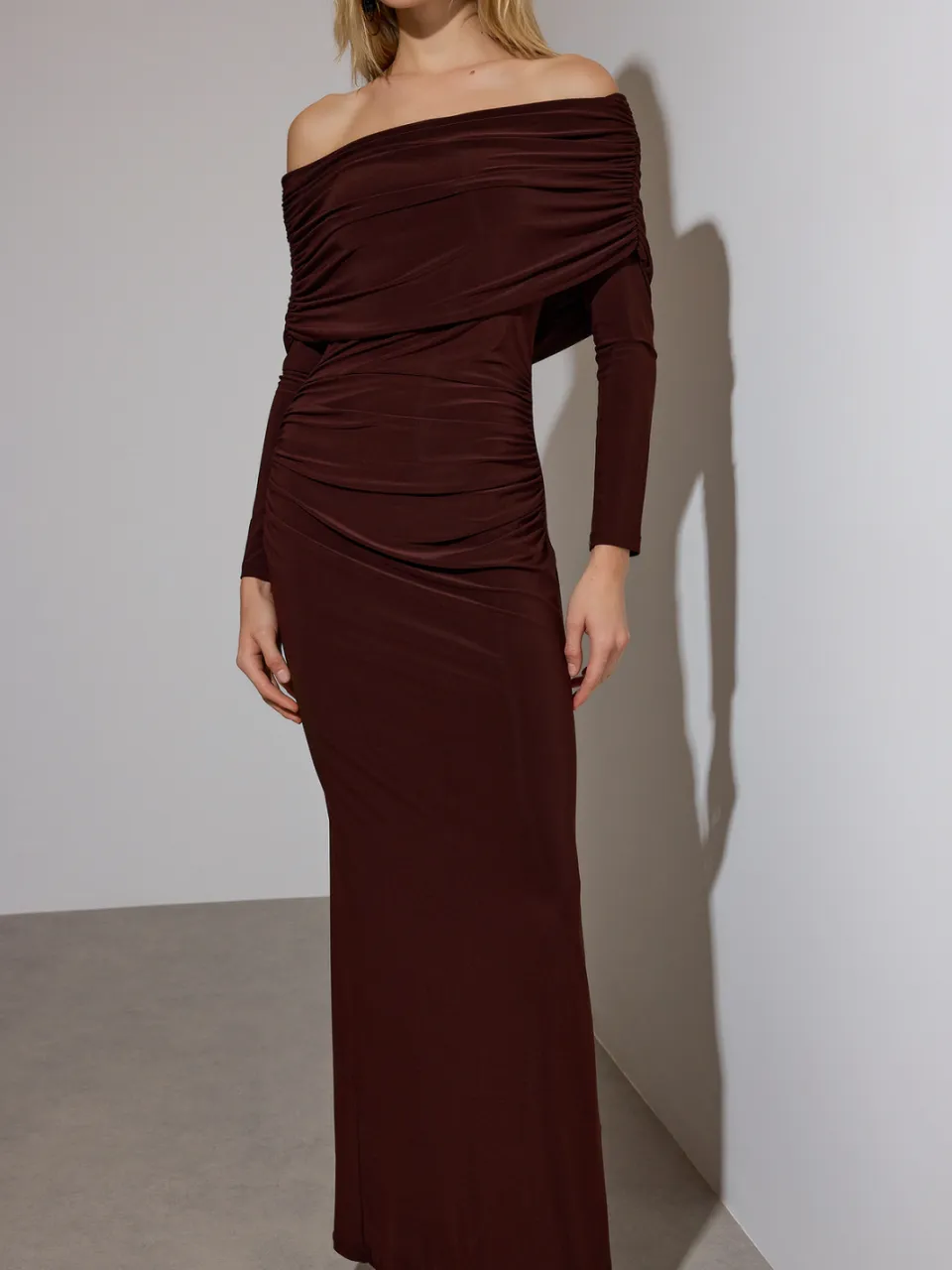 Trendyol TRENDYOLMİLLA Dames Bruin Effen Maxi Lang Stijlvol/Avond Bodycon Jurken, foto 2