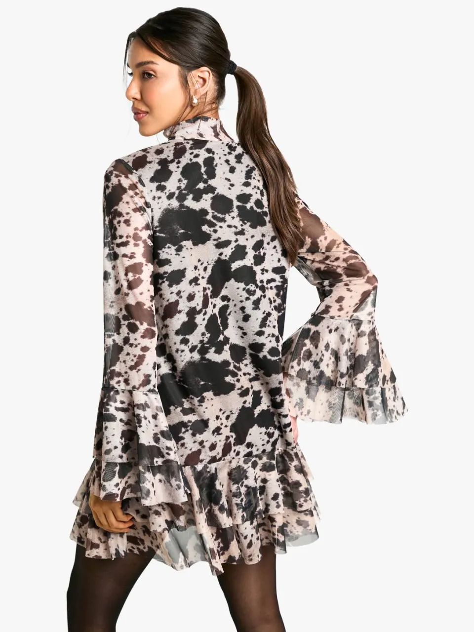 boohoo Dames Koeienprint Mesh Ruffle Mini Jurk multicolor, foto 2