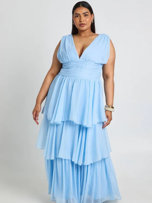 boohoo Dames Plus Chiffon Gelaagde Maxi Jurk Met Diepe V-hals Poederblauw