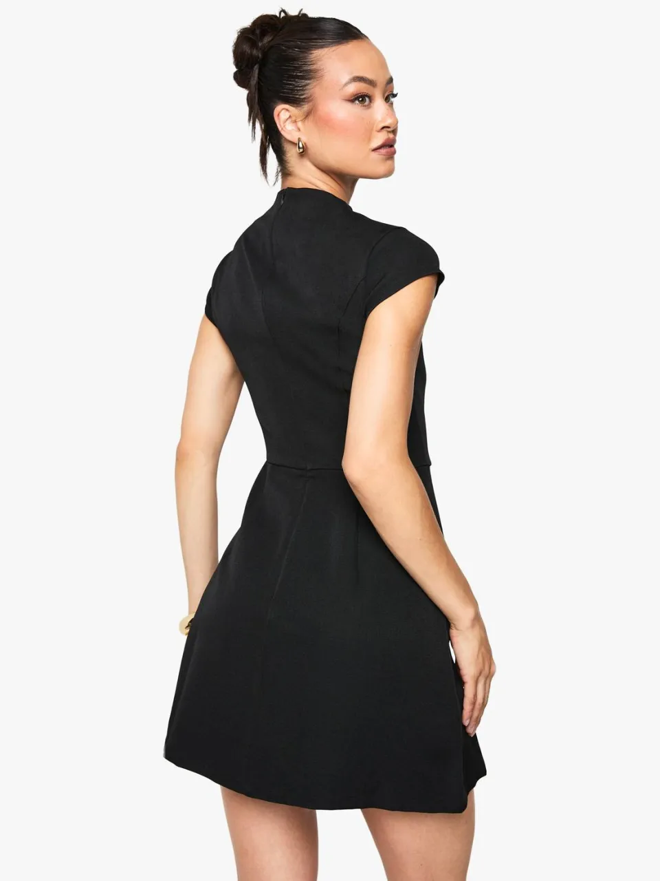 boohoo Dames Lange hoge hals gestructureerde getailleerde mini-jurk zwart, foto 2