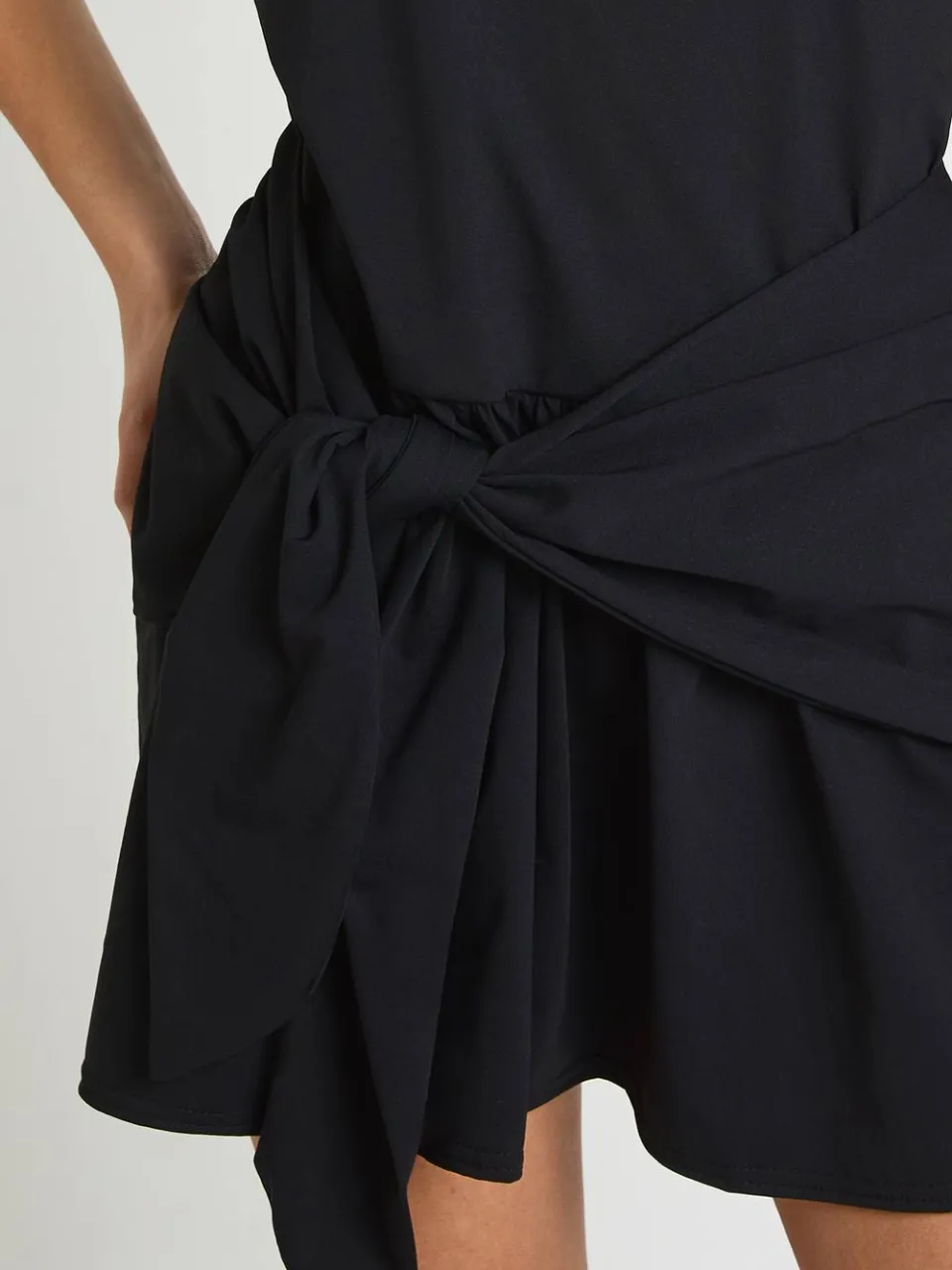 boohoo Dames Jurk Met Strikceintuur En Lange Mouwen In Smock-stijl zwart, foto 2