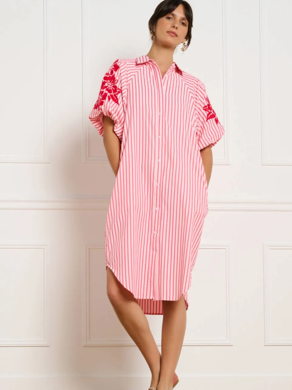 LOLALIZA gestreepte midi blousejurk met borduursels - roze, foto 4