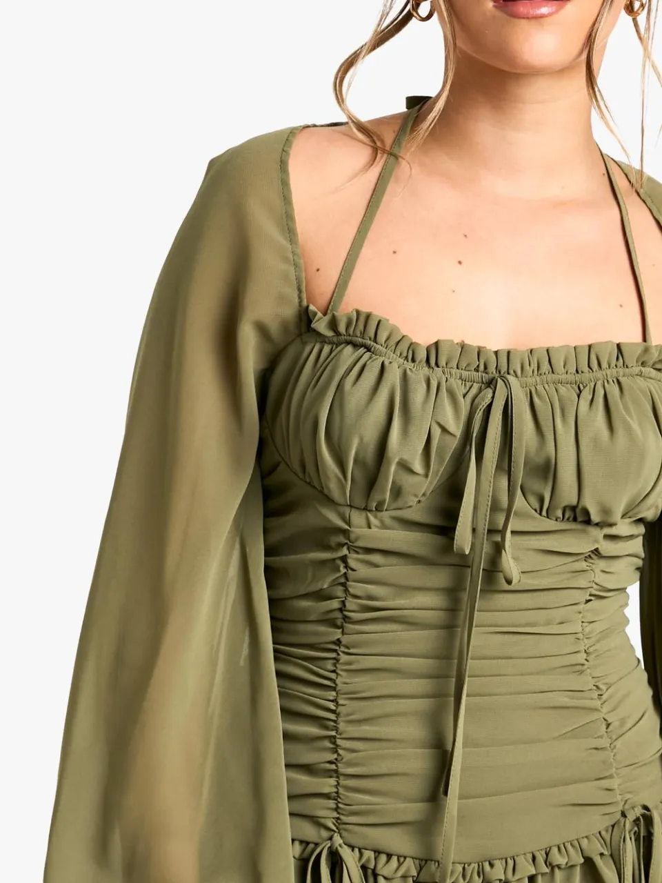 boohoo Dames Petite Chiffon Gerafelde Melkvrouw Skaterjurk olijf, foto 3
