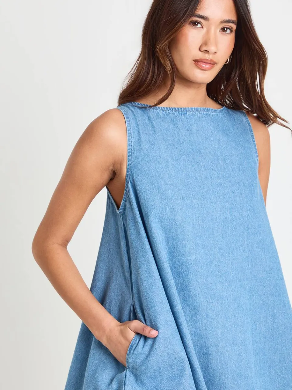 boohoo Dames Chambray Racer Swing Jurk medium gebleekt, foto 4