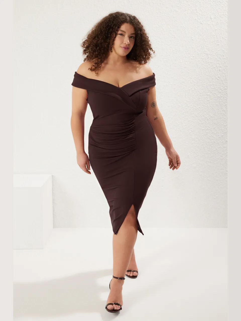 Trendyol Curve Dames Bruin Effen Kort / Mini Mouwloos Stijlvol/Avond Bodycon Grote maten Jurk