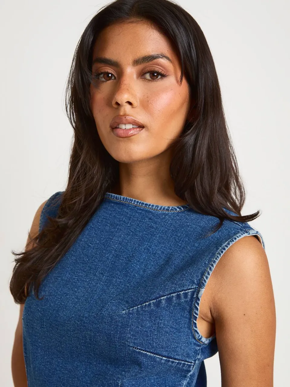 boohoo Dames Petite Basic Denim Rechte Jurk, foto 4