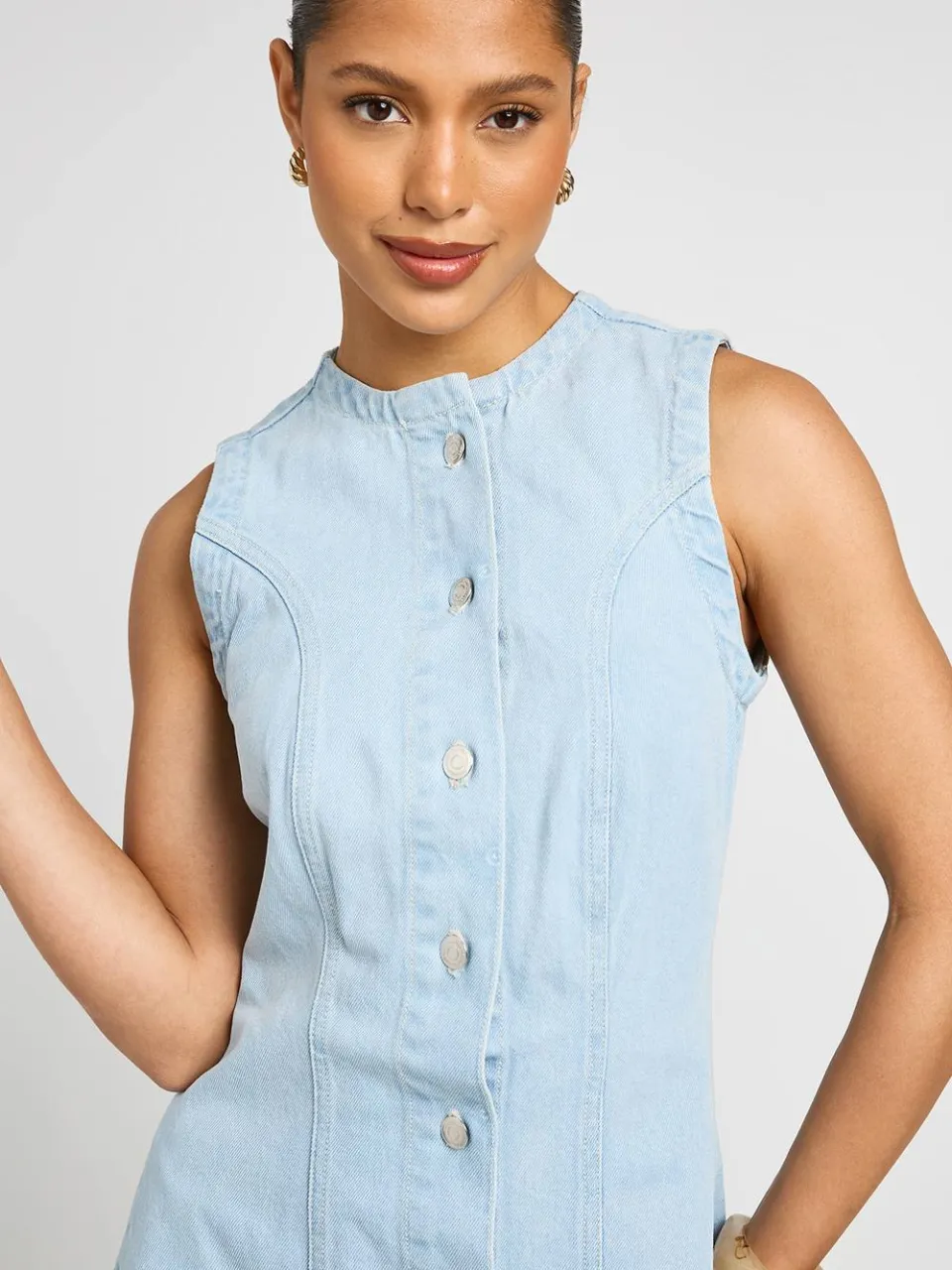 boohoo Dames Denim Mini-jurk Met Naaddetail En Knoopsluiting, foto 4