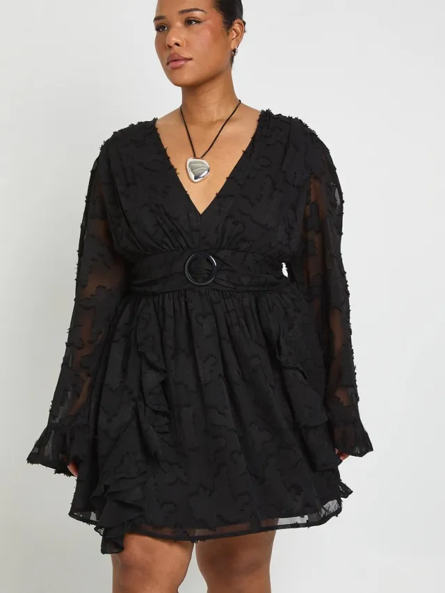 boohoo Dames Plus Burnout Bloemen Lange Mouw Skater Jurk Zwart