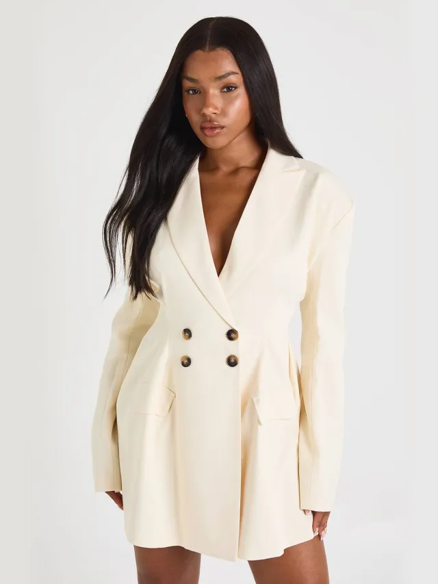 boohoo Dames Gestructureerde knopdetail blazerjurk Crème