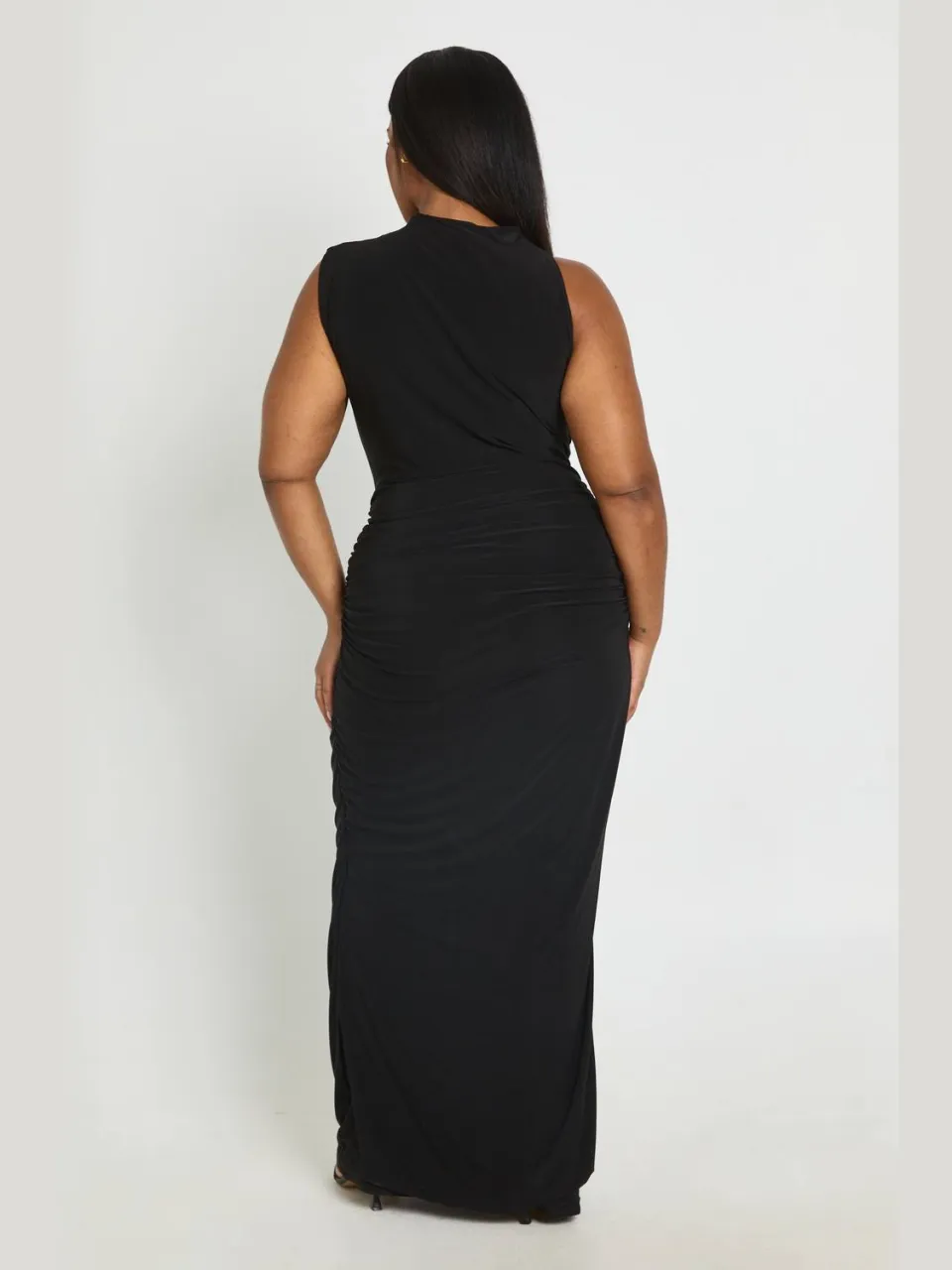 boohoo Dames Plus Soft Touch Geplooide Taille Maxi Jurk zwart, foto 2