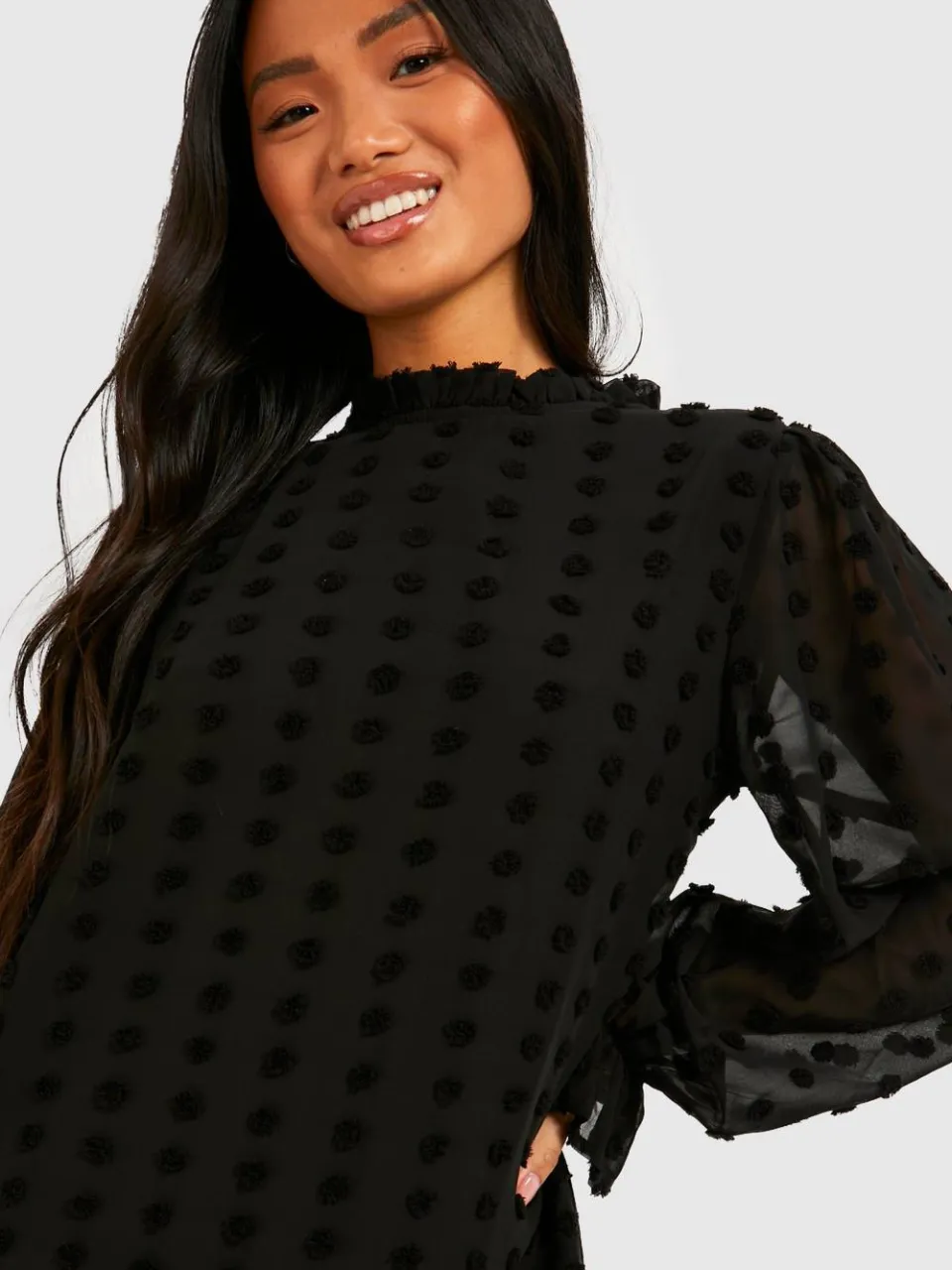 boohoo Dames Petite Dobby Textured High Neck Shift Dress zwart, foto 3