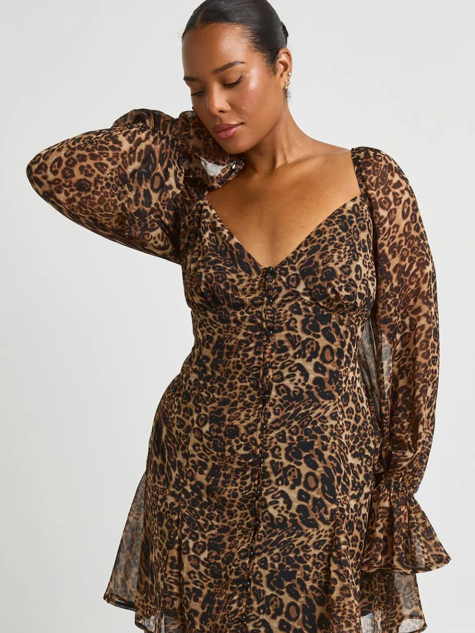 boohoo Dames Plus Getextureerde Chiffon Luipaard Godet Zoom Mini Jurk luipaardprint, foto 3