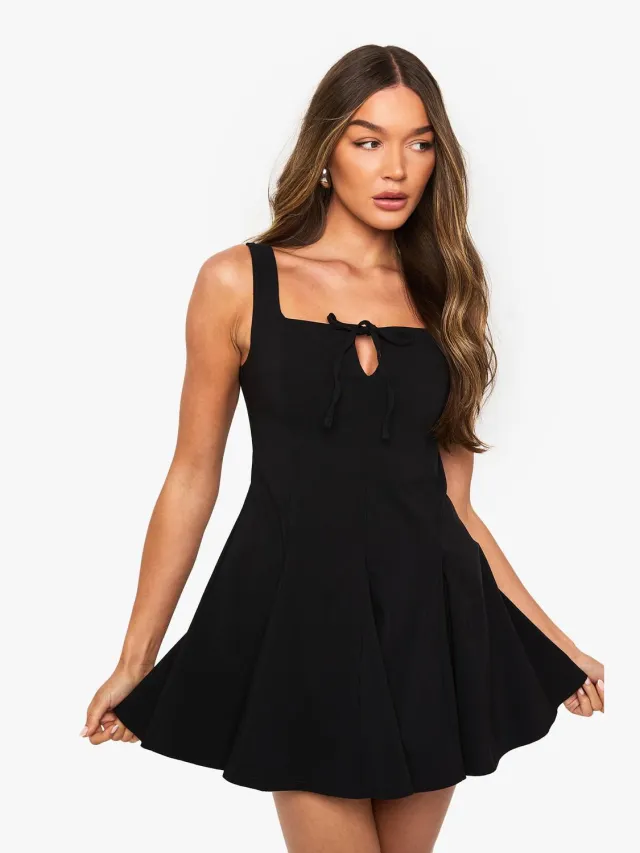 boohoo Dames Bengaline Sweetheart Neck Skater jurk Zwart