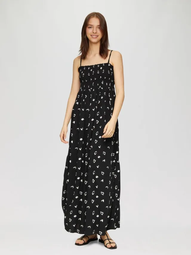 QS female - Gedessineerde viscose jurk met gesmokte details en verstelbare bandjes zwart