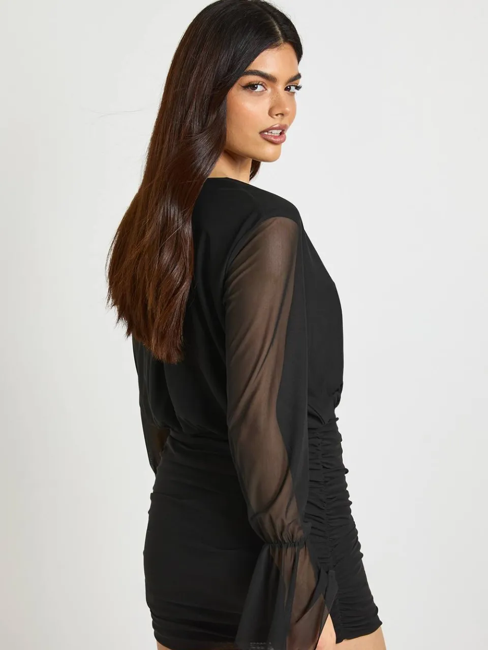 boohoo Dames Mesh Wijde Mouw Wikkel Blouse Mini Jurk zwart, foto 2