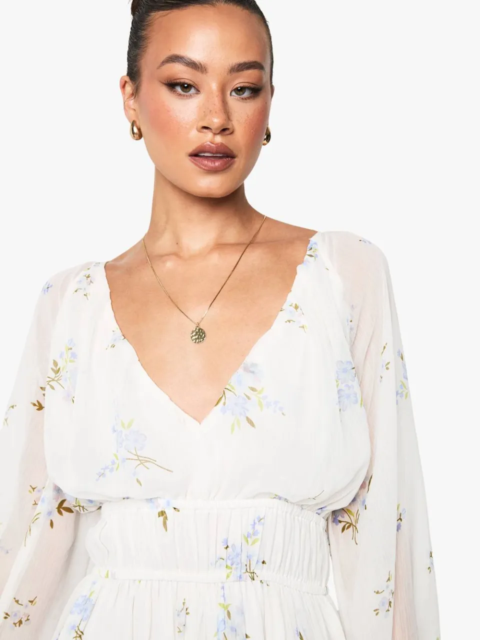 boohoo Dames Lange Chiffon Maxi-Jurk met Florale Print, Volumineuze Mouwen en Gerimpelde Taille ivoor, foto 3
