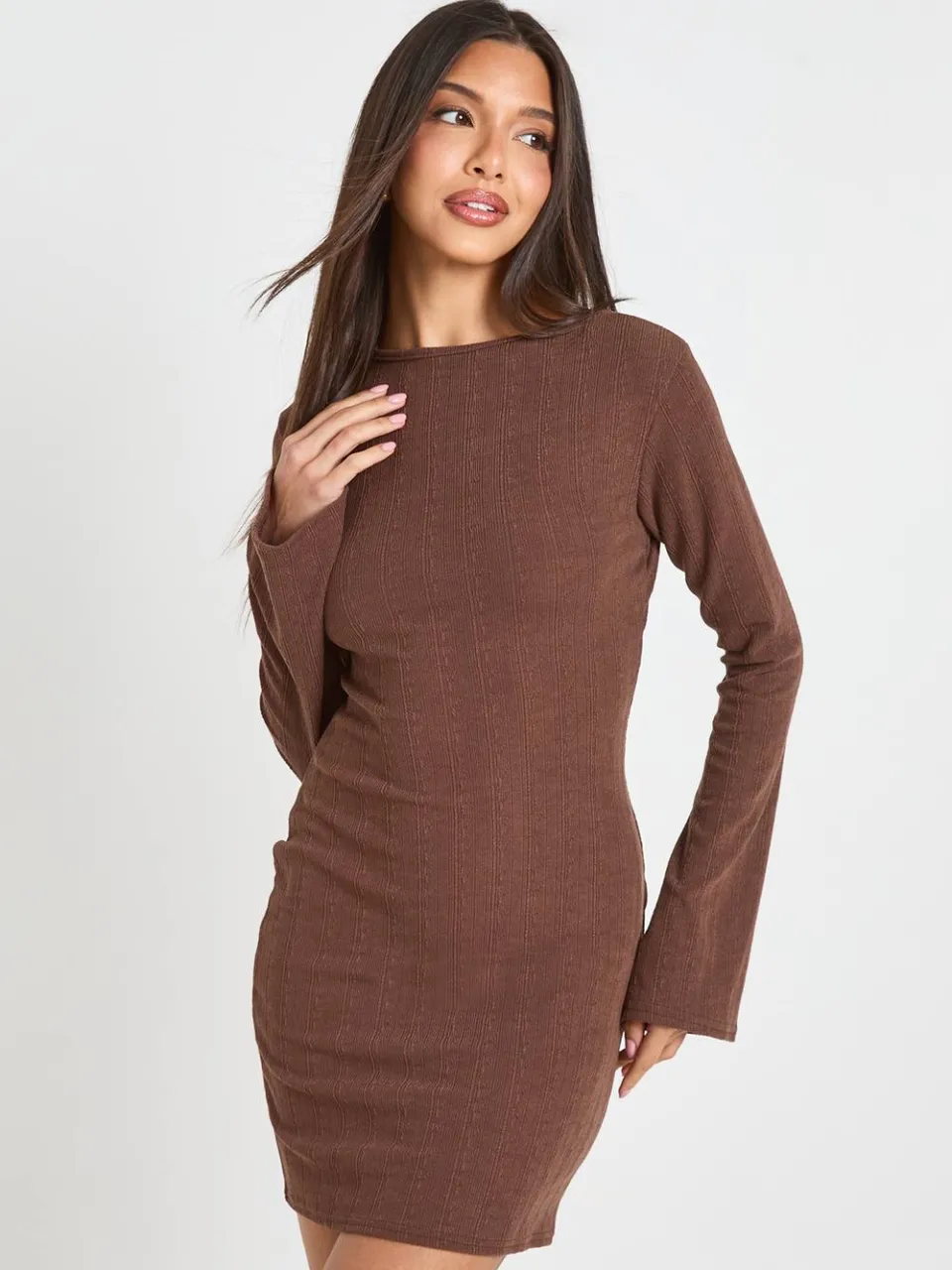 boohoo Dames Geribbelde Jurk Met Crêpe-effect, Wijd Uitlopende Mouwen En Strikdetail Op De Rug chocoladebruin, foto 3