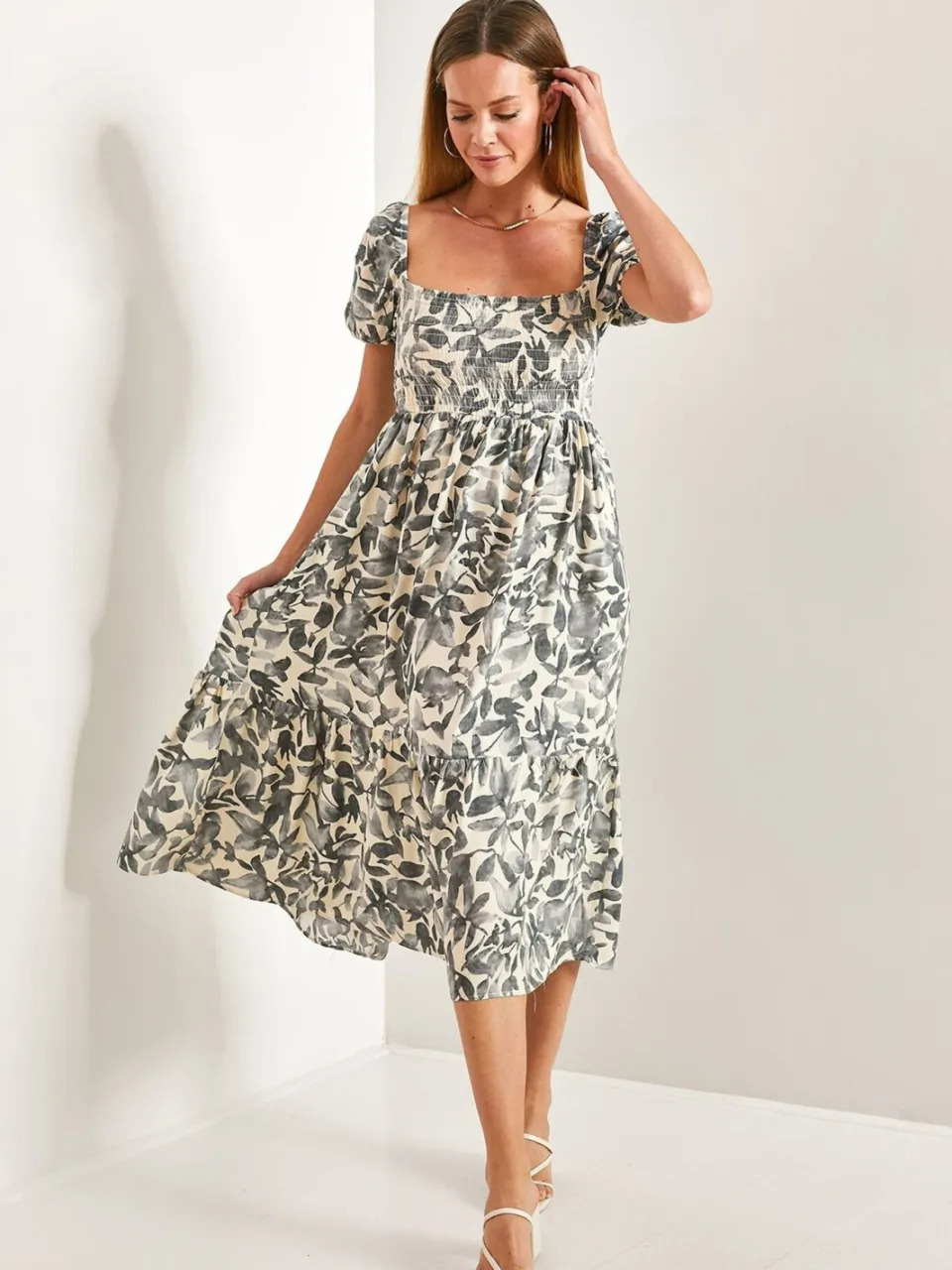 Bianco Lucci Bloemen Midi-jurk met Vierkante Kraag Grijs