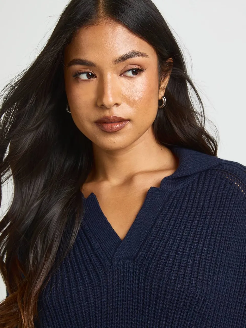 boohoo Dames Petite Grofgebreide Trui-jurk Met Kraag En V-hals marineblauw, foto 4