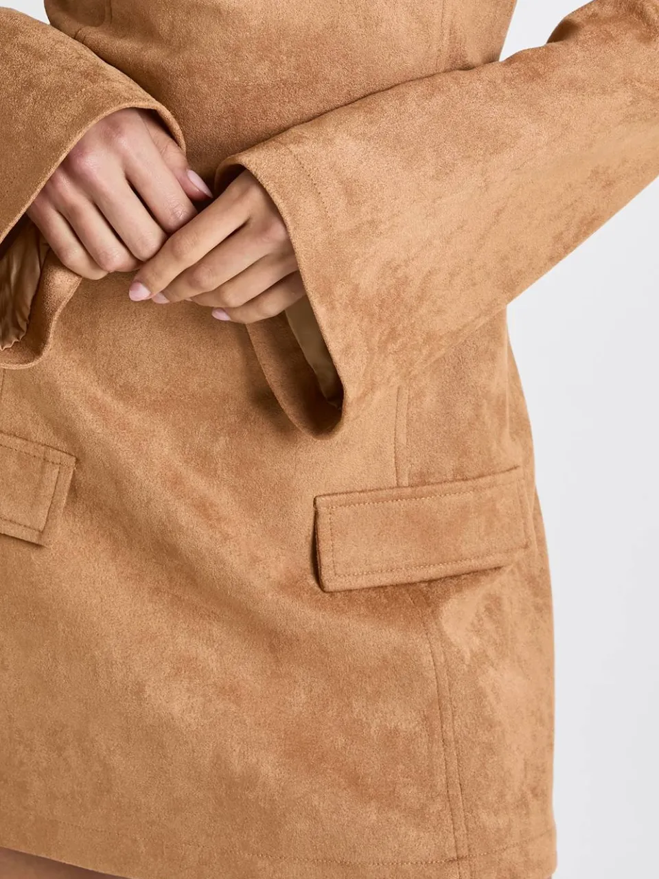boohoo Dames Nep-suede shiftjurk met flare manchetten camel, foto 4