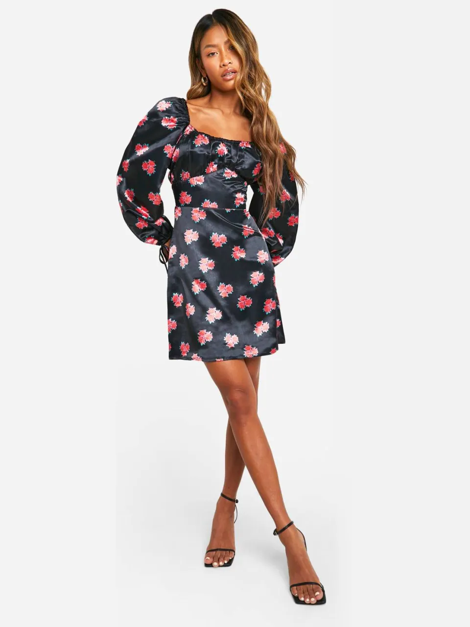 boohoo Dames Floral Puff Sleeve Mini Dress zwart, foto 3