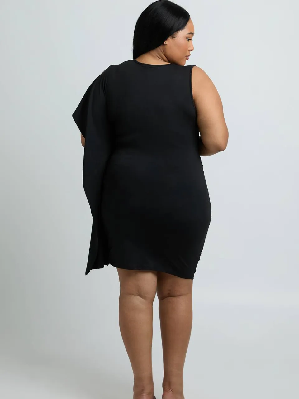 boohoo Dames Plus Mouwloze Geplooid Bodycon Mini Jurk zwart, foto 2