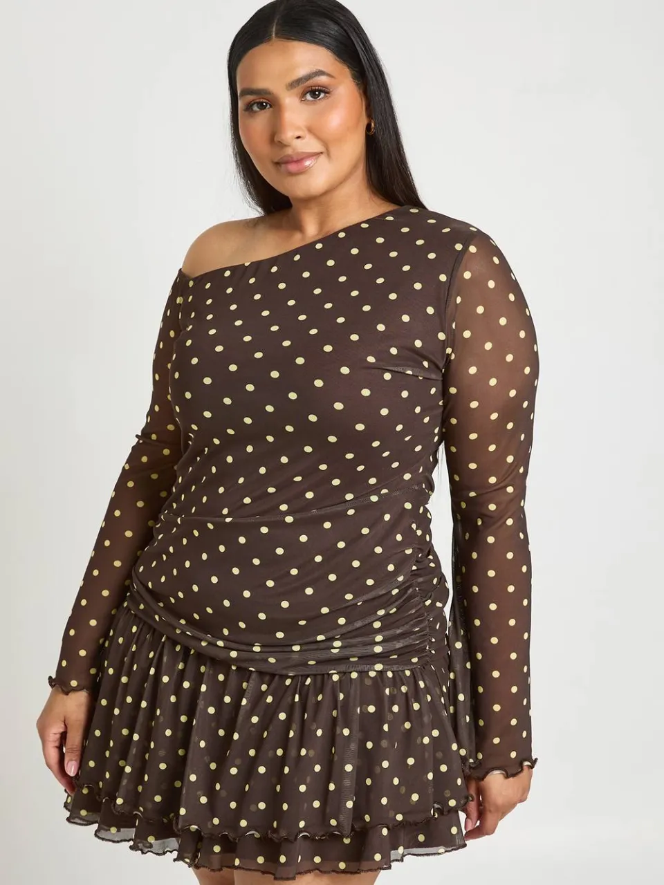 boohoo Dames Plus Mesh Mini-jurk Met Zebraprint En Asymmetrische Hals chocoladebruin, foto 3
