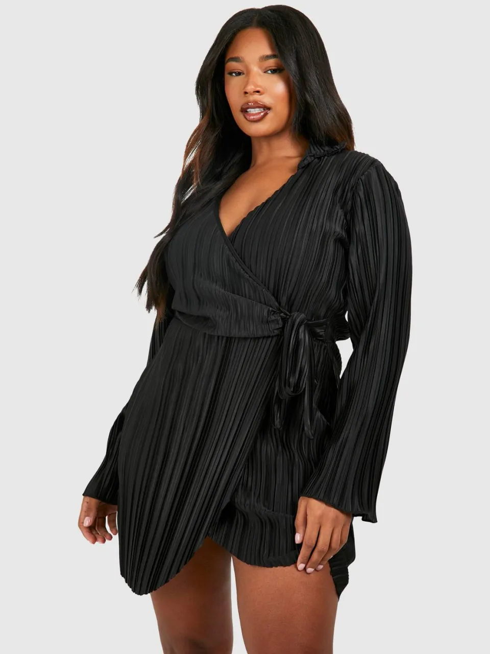 boohoo Dames Plus Wide Plisse Wrap Shirtjurk zwart, foto 2