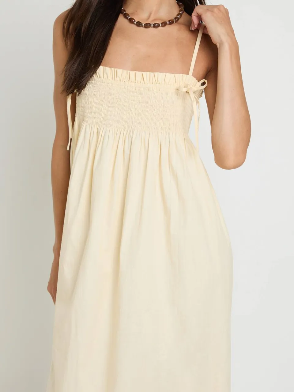boohoo Dames Lange Maxi Smock Jurk Met Gerimpeld Detail citroen, foto 4
