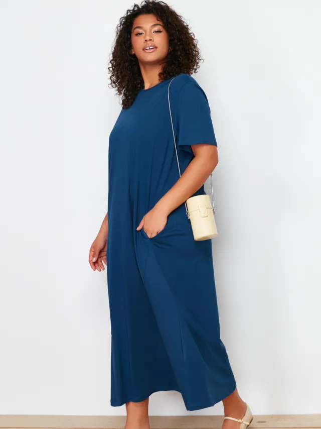 Trendyol Curve Dames Donkerblauw Effen Maxi Kort Casual Recht Grote maten Jurk marineblauw/blauw, foto 2