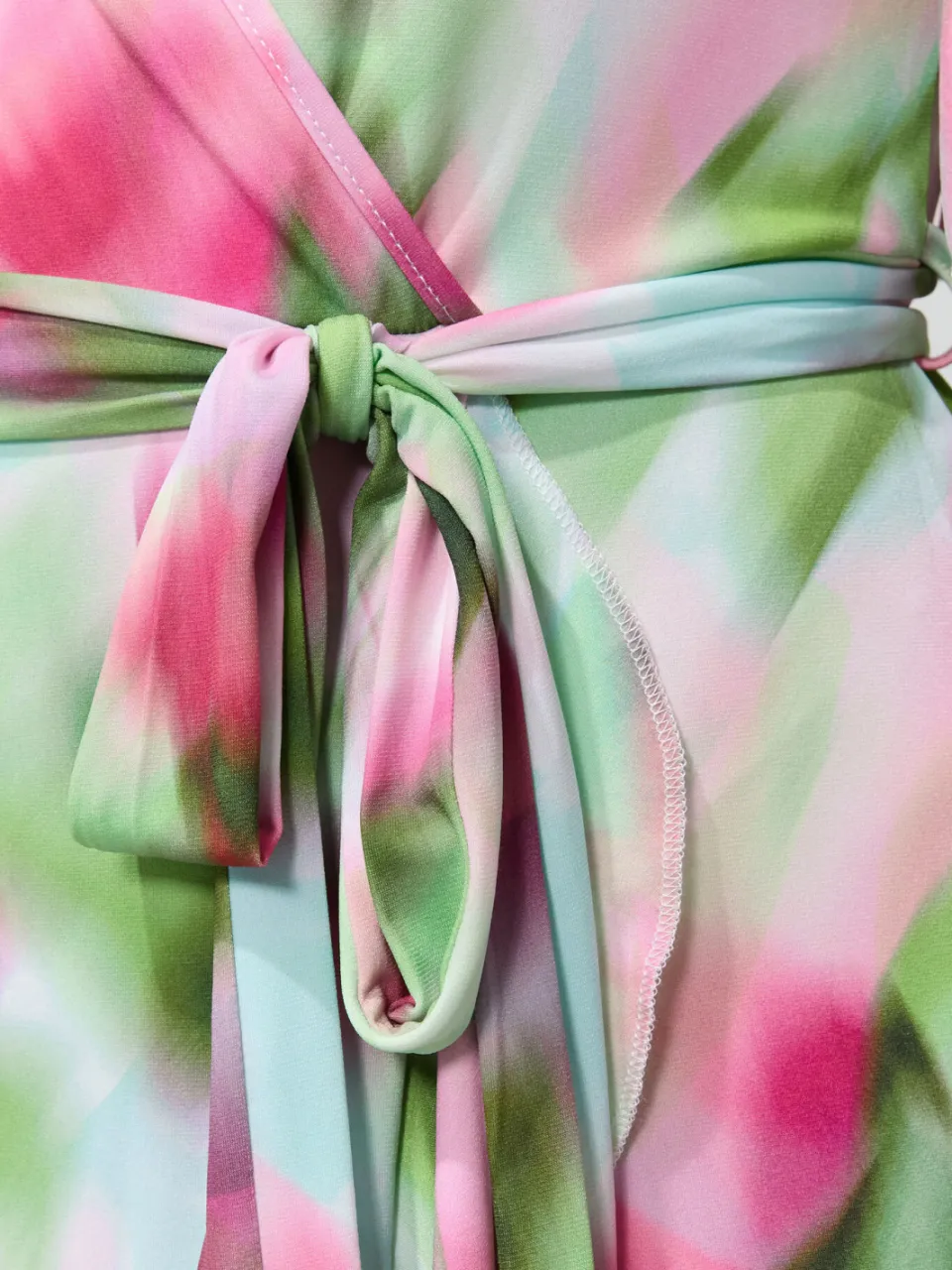 Yours London Groen En Roze Abstracte Wikkeljurk Met Ruches Ruchezoom, foto 4