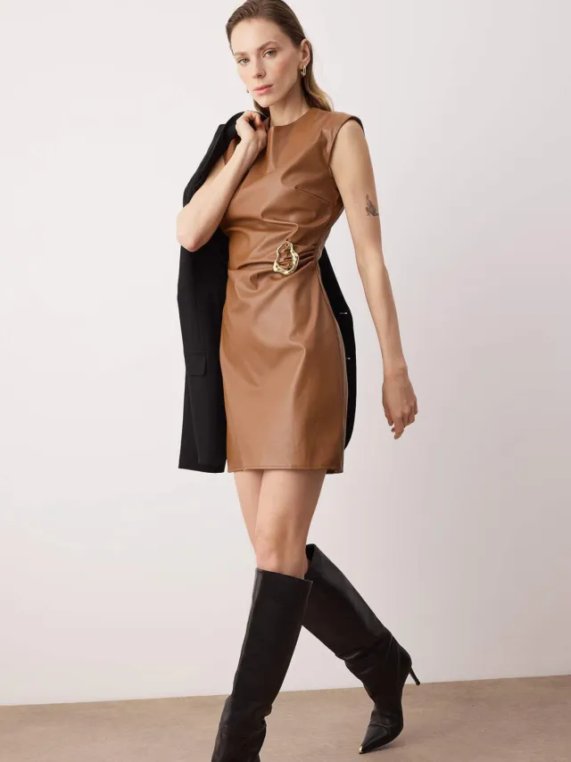Trendyol TRENDYOLMİLLA Dames Bruin Effen Kort / Mini Mouwloos Casual A-lijn Jurken