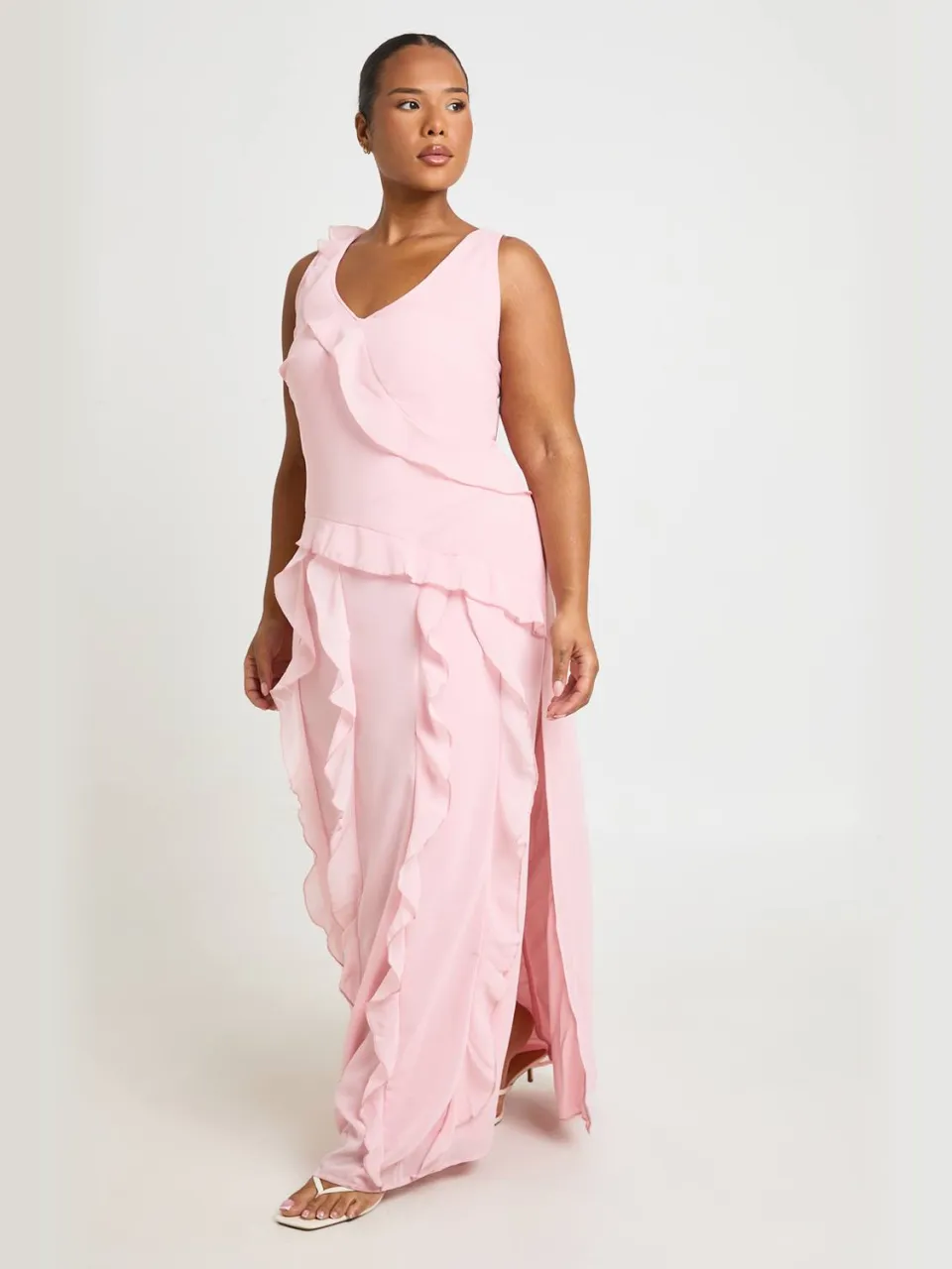 boohoo Dames Plus Chiffon Ruches Maxi Jurk stoffig roze, foto 3