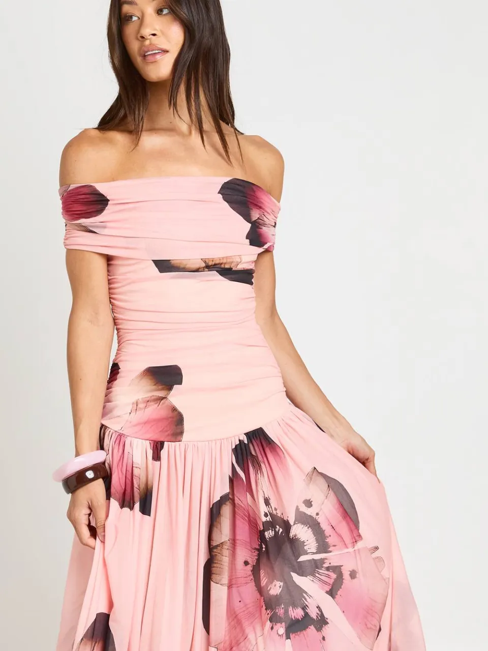 boohoo Dames Lange Maxi Jurk Met Bloemenprint En Bardot-halslijn blush, foto 4